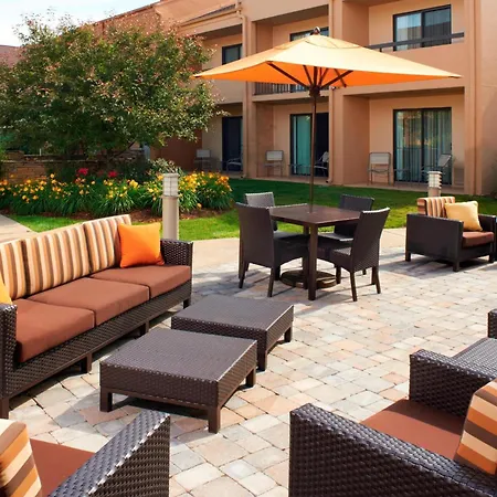 Hotel Courtyard By Marriott Rockford